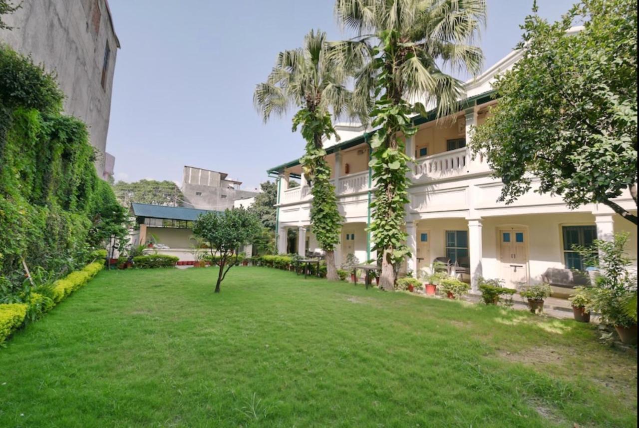 Hotel Heritage Dehradun Buitenkant foto